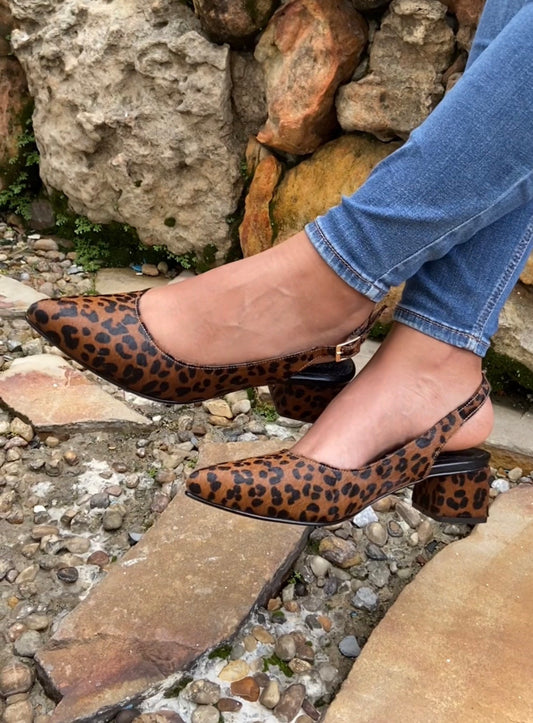 Stilettos clásicos leopardo
