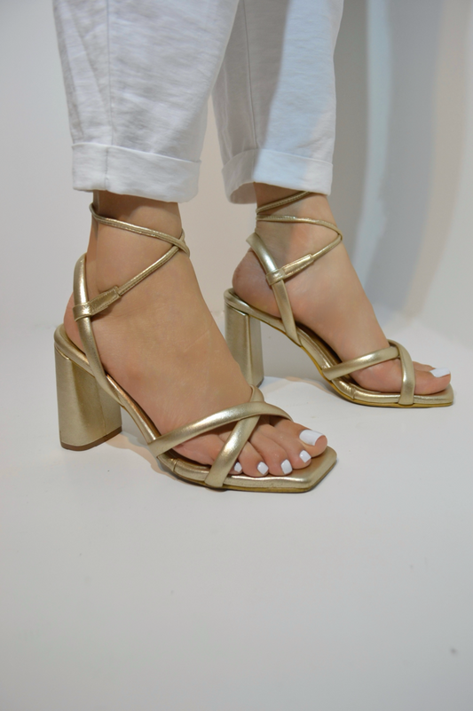 TACONES MÍA